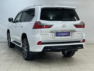 2017 Lexus LX 570 III Рестайлинг 2, белый, 7850000 рублей, вид 5