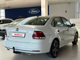 2019 Volkswagen Polo V Рестайлинг, белый, 1010000 рублей, вид 4