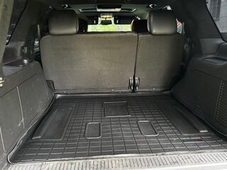 2011 Chevrolet Tahoe 6AT III, чёрный, 1600000 рублей, вид 3