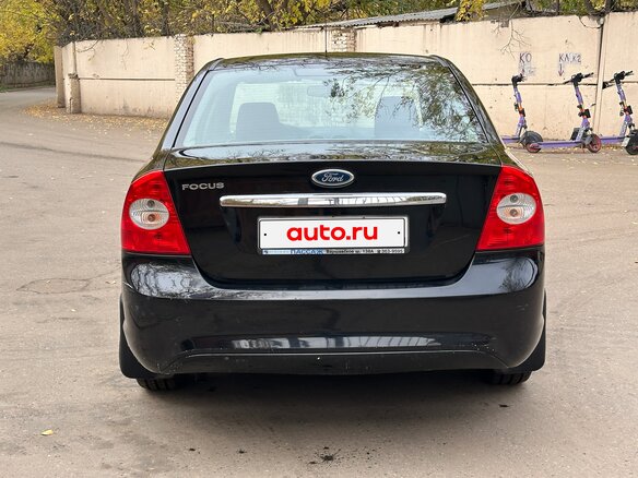 2009 Ford Focus II Рестайлинг, чёрный, 610000 рублей - вид 3