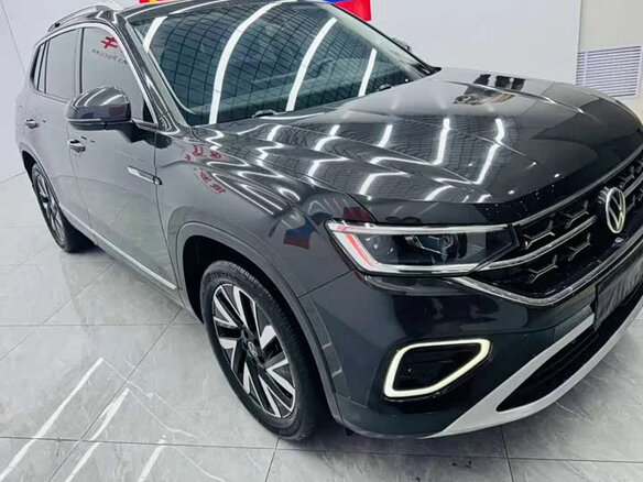 2023 Volkswagen Tayron I Рестайлинг, чёрный, 1900000 рублей - вид 1