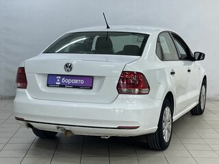 2016 Volkswagen Polo V Рестайлинг, белый, 800000 рублей, вид 4