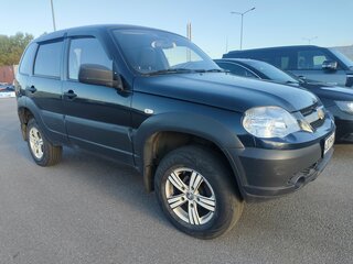 2014 Chevrolet Niva I Рестайлинг, чёрный, 599000 рублей, вид 1
