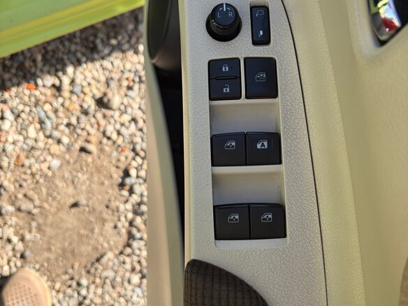 2017 Toyota Sienta II, жёлтый, 1290000 рублей - вид 14
