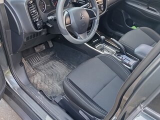 2019 Mitsubishi Outlander III Рестайлинг 3, серый, 2200000 рублей, вид 4