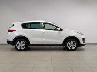 2017 Kia Sportage IV, белый, 1650000 рублей, вид 4