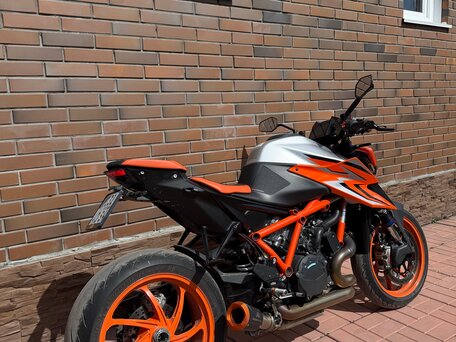 2022 KTM 1290 Super Duke R Evo, оранжевый, 1300000 рублей, вид 1