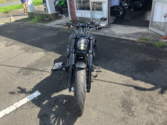 2023 Harley-Davidson Breakout, серый, 2990000 рублей - вид 4