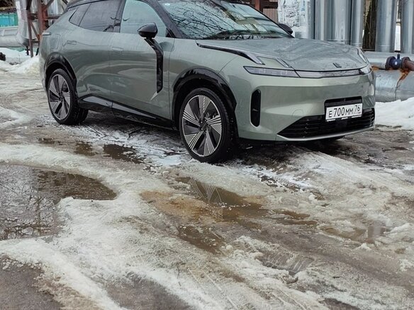 2023 Lynk & Co 08 39.6 kWh I, зелёный, 5700000 рублей - вид 1
