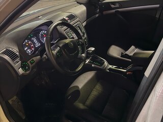 2012 Skoda Octavia II (A5) Рестайлинг, белый, 680000 рублей, вид 5