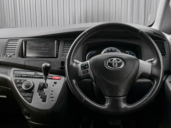 2010 Toyota ISis I Рестайлинг, чёрный, 1160000 рублей - вид 10