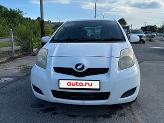 2008 Toyota Vitz II (XP90), белый, 450000 рублей, вид 1