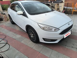 2016 Ford Focus III Рестайлинг, белый, 850000 рублей, вид 1