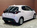 2023 Toyota Yaris IV, белый - вид 4