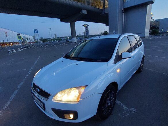 2005 Ford Focus II, белый, 410000 рублей - вид 1