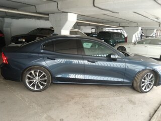 2019 Volvo S60 III, серый, 2137000 рублей, вид 4