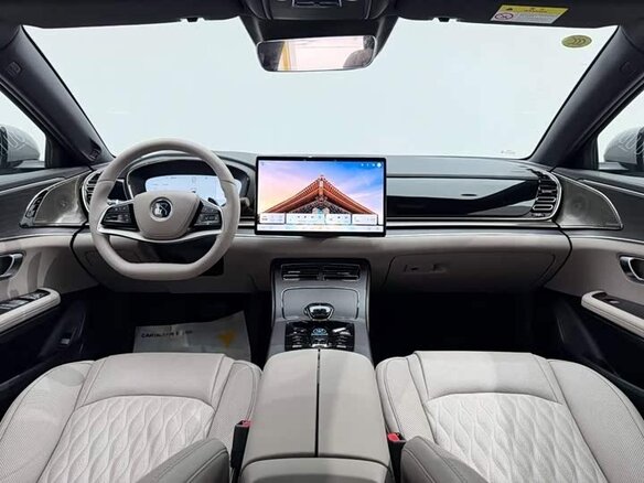 2025 BYD Han DM-i I Рестайлинг 2, серый, 3970000 рублей - вид 24