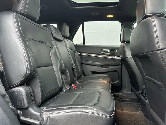 2017 Ford Explorer V Рестайлинг, чёрный, 2200000 рублей - вид 18