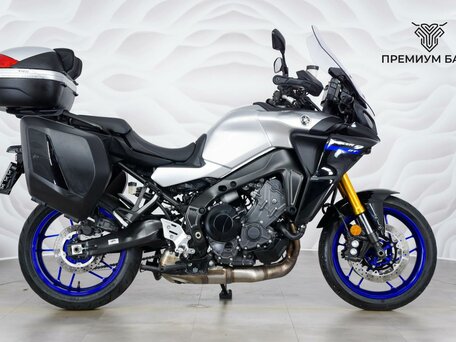2021 Yamaha MT-09 Tracer (FJ-09), серебристый, 1347000 рублей, вид 1