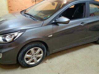 2012 Hyundai Solaris I, серый, 690000 рублей, вид 4