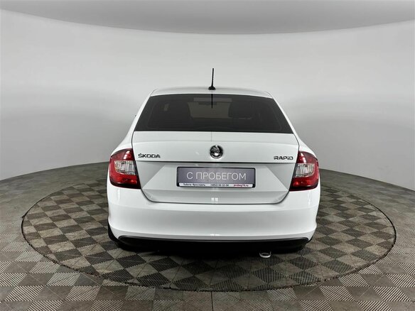 2018 Skoda Rapid I Рестайлинг, белый, 1055000 рублей - вид 6