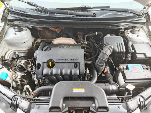 2011 Hyundai Elantra IV (HD), серебристый, 650000 рублей - вид 11