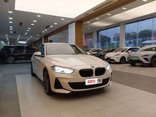 2021 BMW 1 серии 120i III (F52) Рестайлинг, белый, 1335000 рублей, вид 3