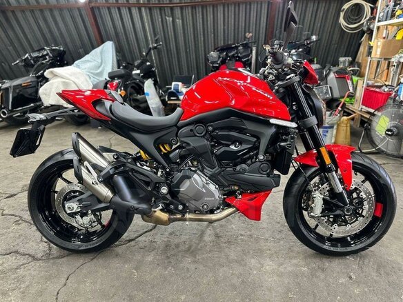 2021 Ducati Monster 937, красный, 1080000 рублей - вид 2