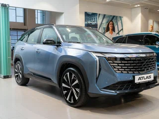 2026 Geely Atlas II, синий, 4119990 рублей, вид 2