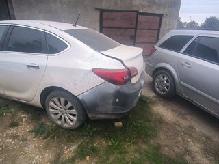2013 Opel Astra J Рестайлинг, белый, 295000 рублей, вид 4