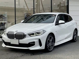 2022 BMW 1 серии 118i III (F40), белый, 1474000 рублей, вид 1