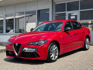 2023 Alfa Romeo Giulia II (952) Рестайлинг 2, красный, 5970000 рублей, вид 3