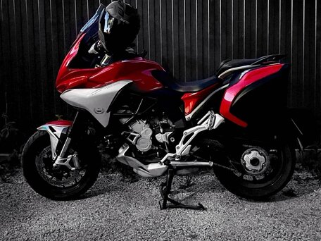 2015 MV Agusta Turismo Veloce 800, красный, 700000 рублей, вид 1