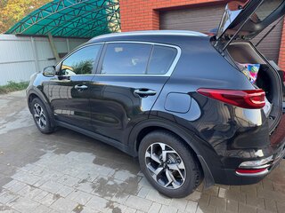 2022 Kia Sportage IV Рестайлинг, чёрный, 2500500 рублей, вид 4