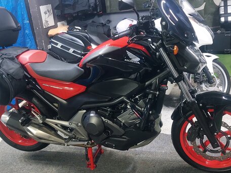 2017 Honda NC 750S, красный, 680000 рублей, вид 1