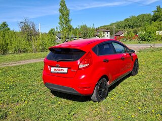 2011 Ford Fiesta Mk6, красный, 495000 рублей, вид 3
