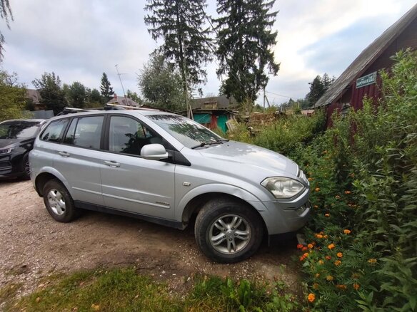 2013 SsangYong Kyron 6-speed I Рестайлинг, серебристый - вид 1