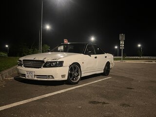 2002 Nissan Laurel VIII (C35), белый, 650000 рублей, вид 1