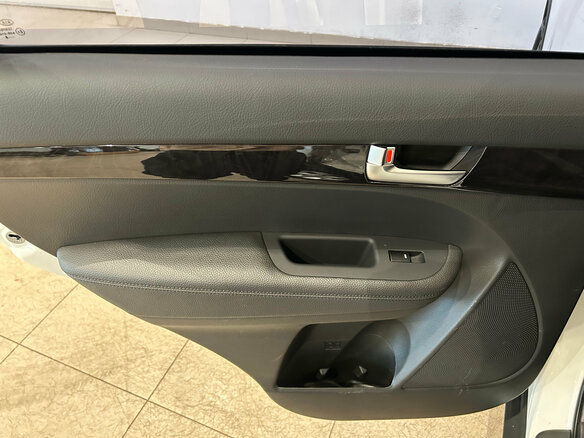 2018 Kia Sorento II Рестайлинг, белый - вид 11