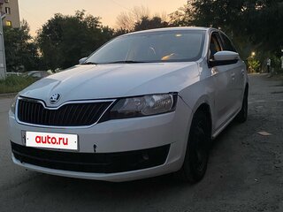 2018 Skoda Rapid I Рестайлинг, белый, 650000 рублей, вид 1