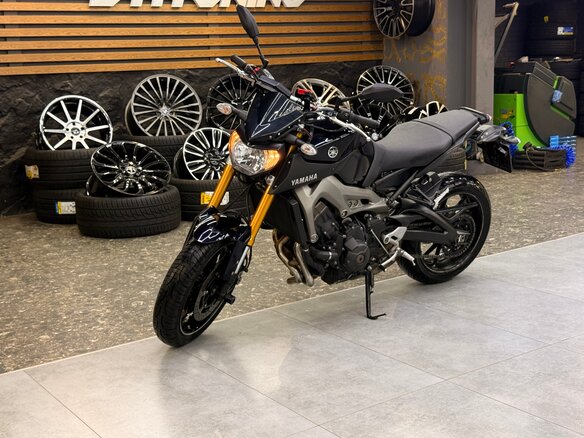 2015 Yamaha MT-09 (FZ-09), фиолетовый, 600000 рублей