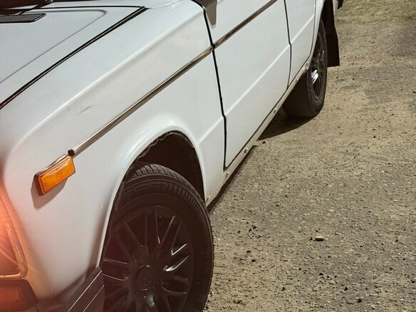 1999 Lada (ВАЗ) 2106 4-speed, белый, 130000 рублей - вид 10