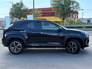 2023 Toyota Yaris Cross I, чёрный, 1544000 рублей, вид 3