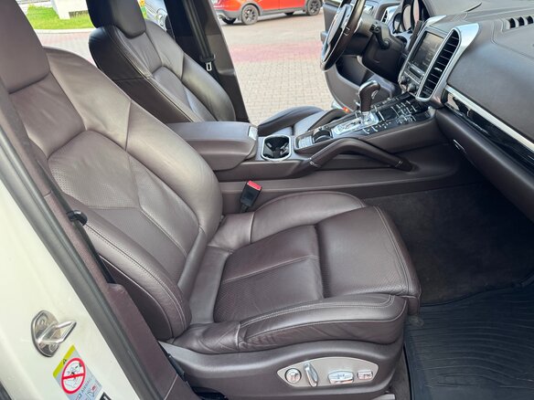 2011 Porsche Cayenne Diesel II (958), белый, 2200000 рублей - вид 15