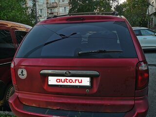 2005 Chrysler Town & Country SWB IV, красный, 449449 рублей, вид 3