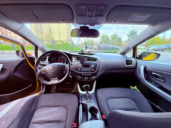 2015 Kia Ceed II Рестайлинг, жёлтый, 1220000 рублей - вид 8