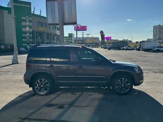 2016 Skoda Yeti I Рестайлинг, коричневый, 1290000 рублей, вид 4