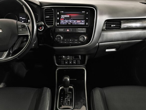 2018 Mitsubishi Outlander III Рестайлинг 2, серый, 1915150 рублей - вид 12