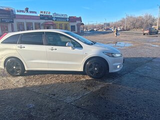 2006 Honda Stream II, белый, 820000 рублей, вид 3