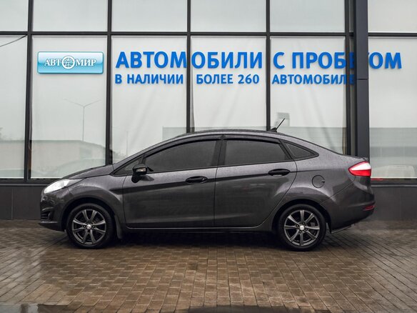 2017 Ford Fiesta Mk6 Рестайлинг, серый, 675000 рублей - вид 1